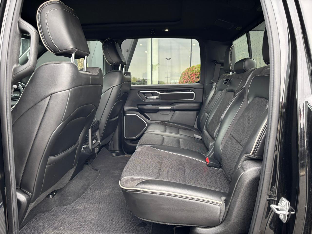 DODGE RAM 1500 CREW LARAMIE SPORT black package AIR