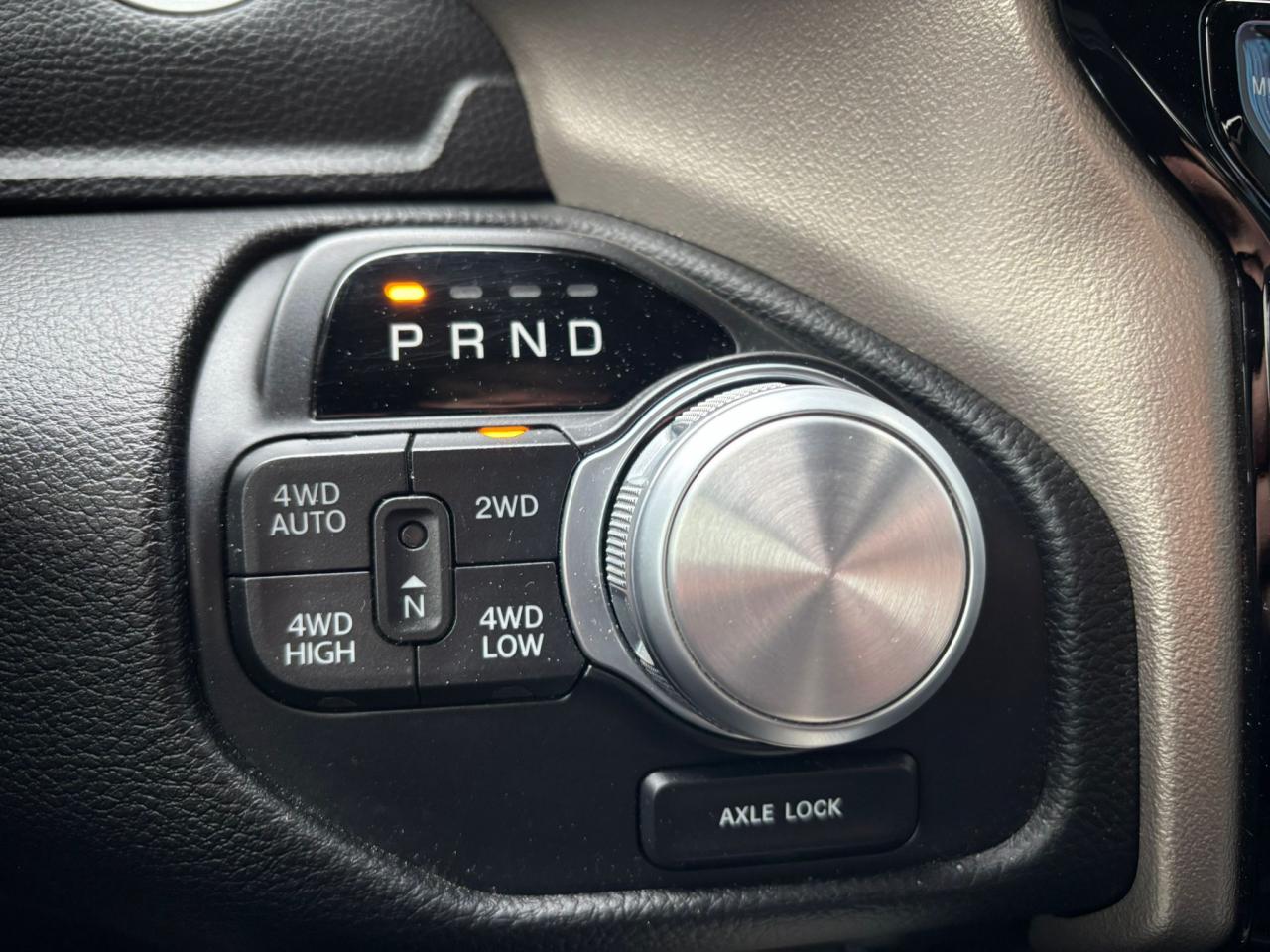 DODGE RAM 1500 CREW LARAMIE SPORT black package AIR