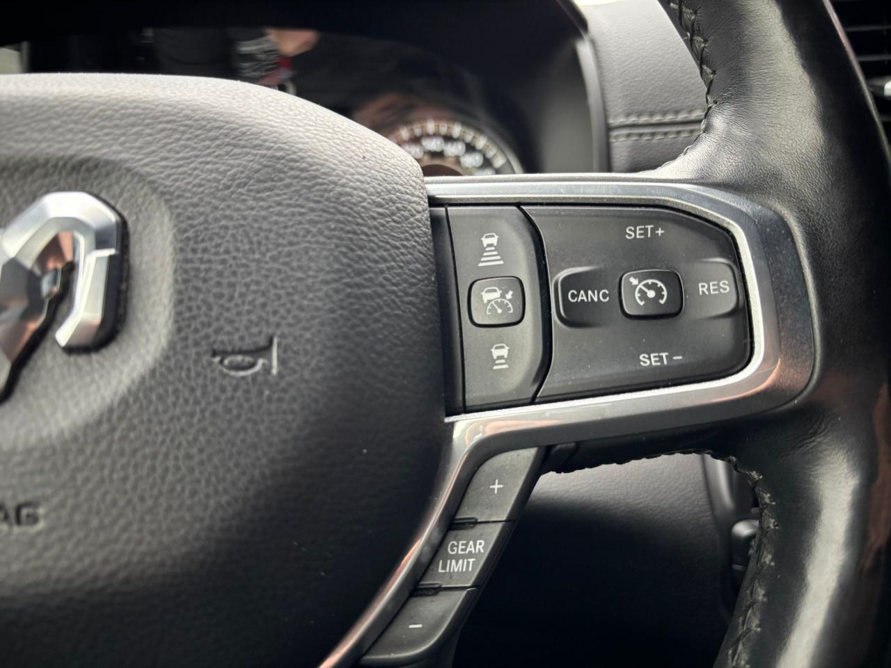 DODGE RAM 1500 CREW LARAMIE SPORT black package AIR