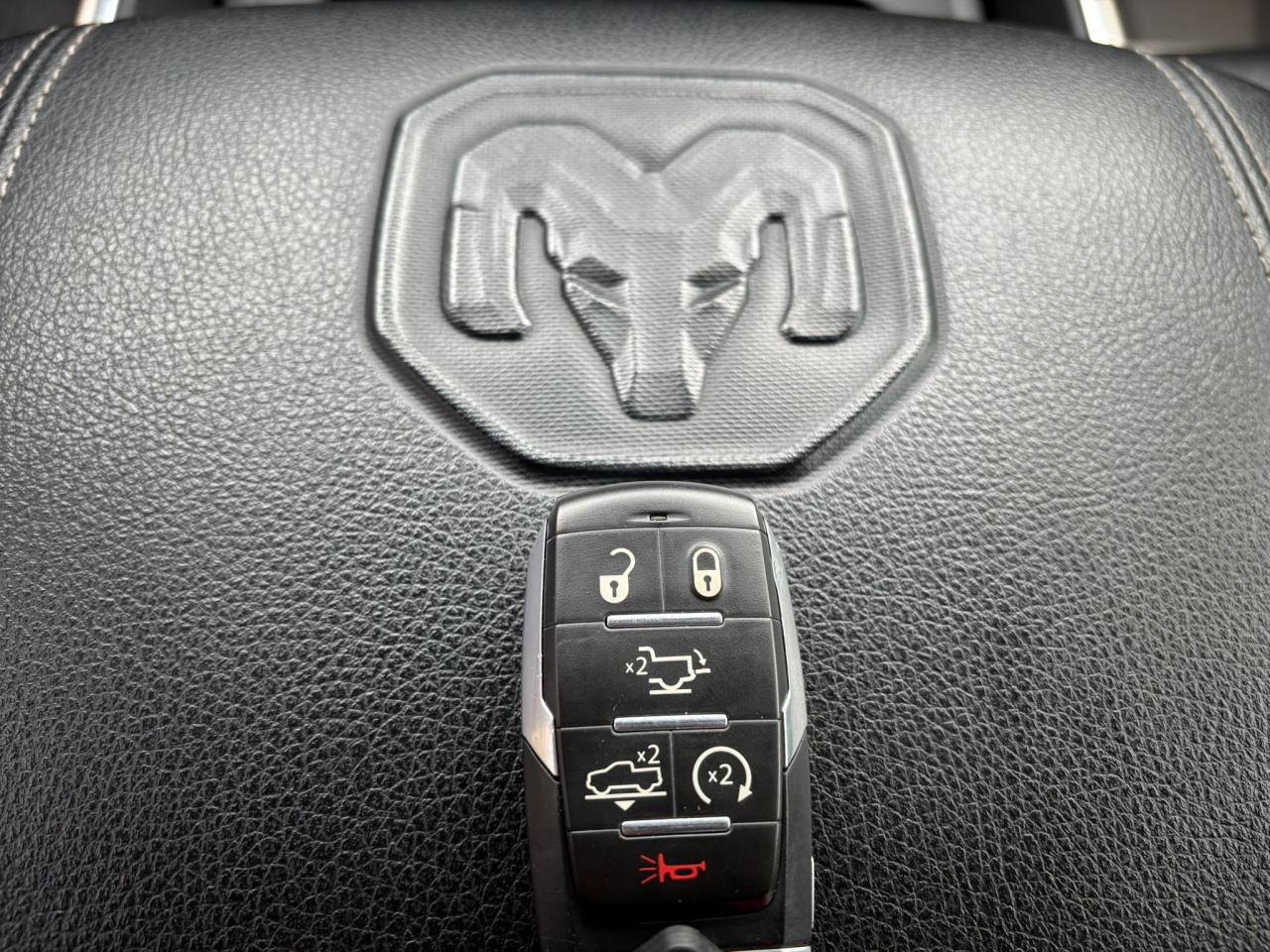 DODGE RAM 1500 CREW LARAMIE SPORT black package AIR