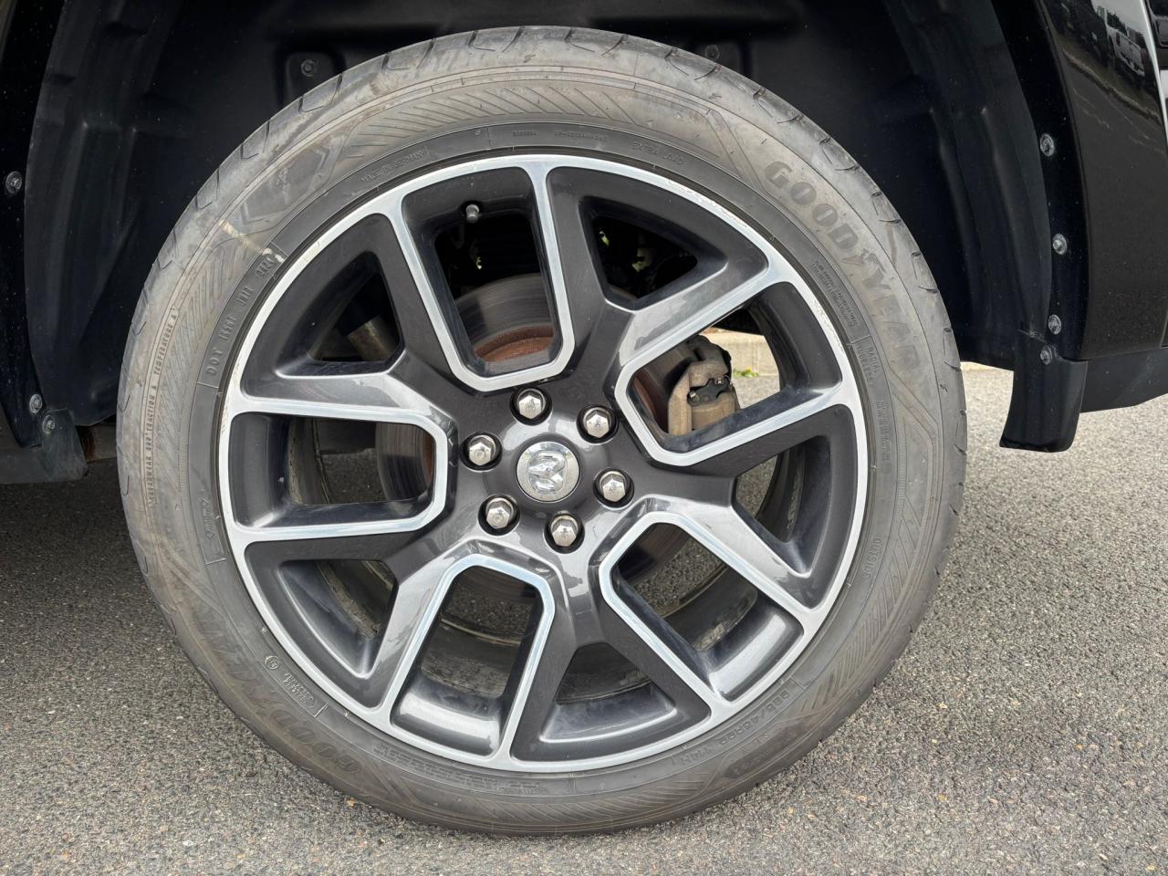 DODGE RAM 1500 CREW LARAMIE SPORT black package AIR