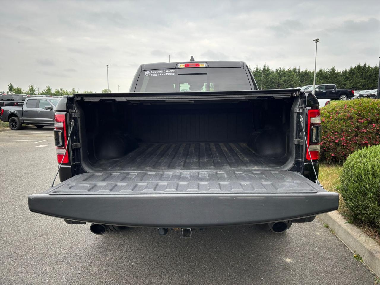 DODGE RAM 1500 CREW LARAMIE SPORT black package AIR