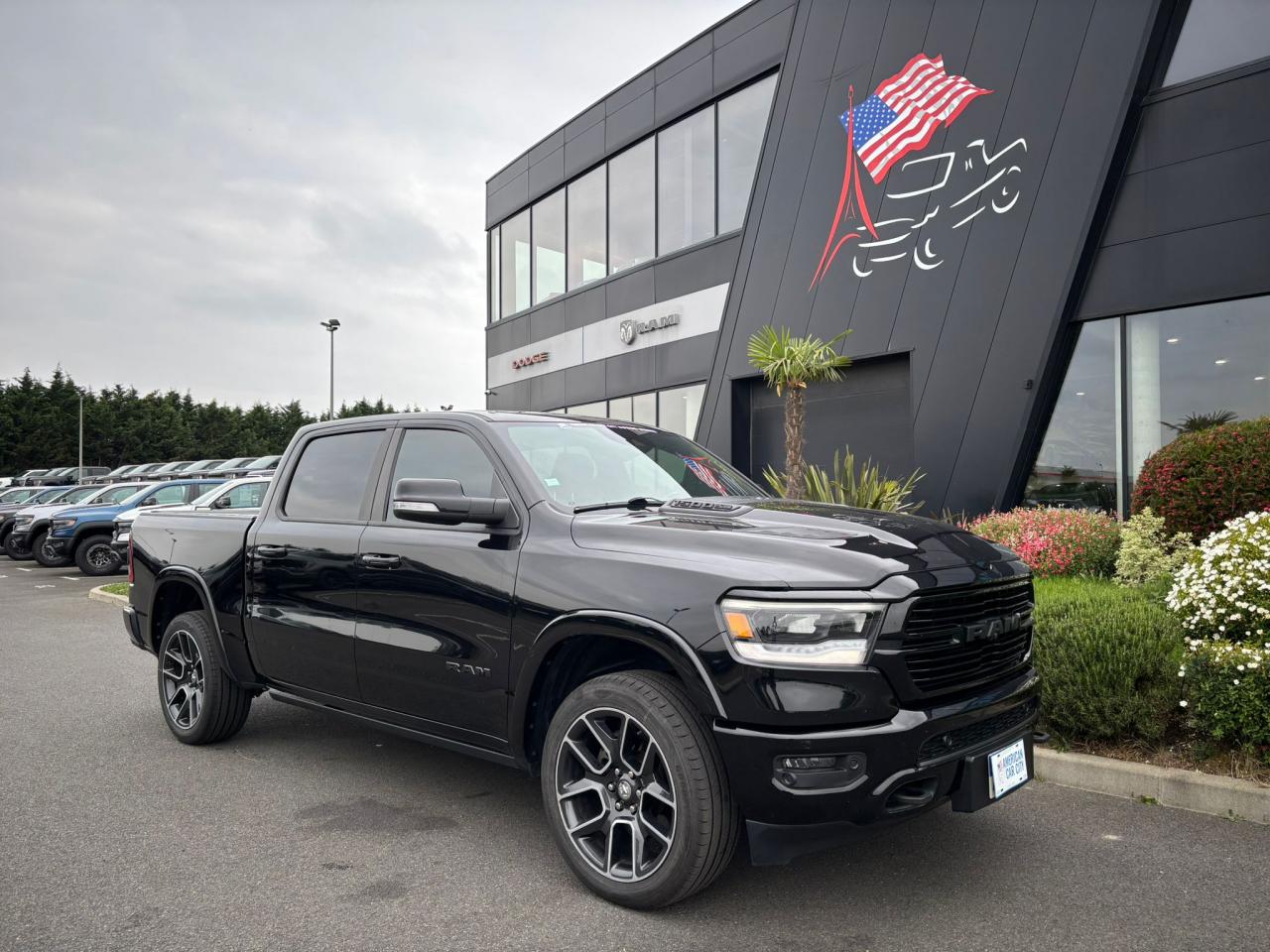 DODGE RAM 1500 CREW LARAMIE SPORT black package AIR