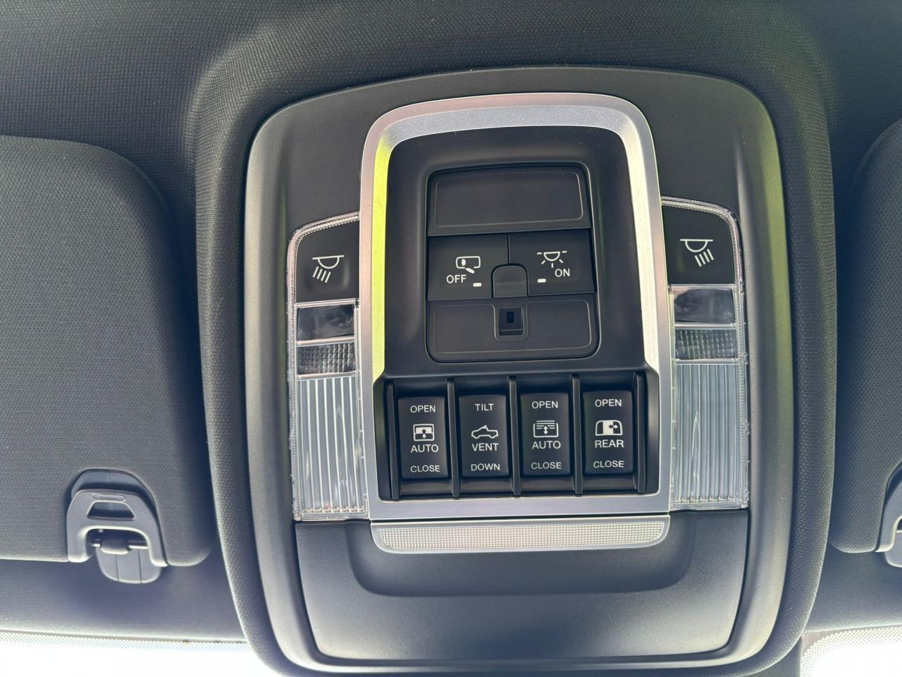 DODGE RAM 1500 CREW REBEL NIGHT EDITION AIR