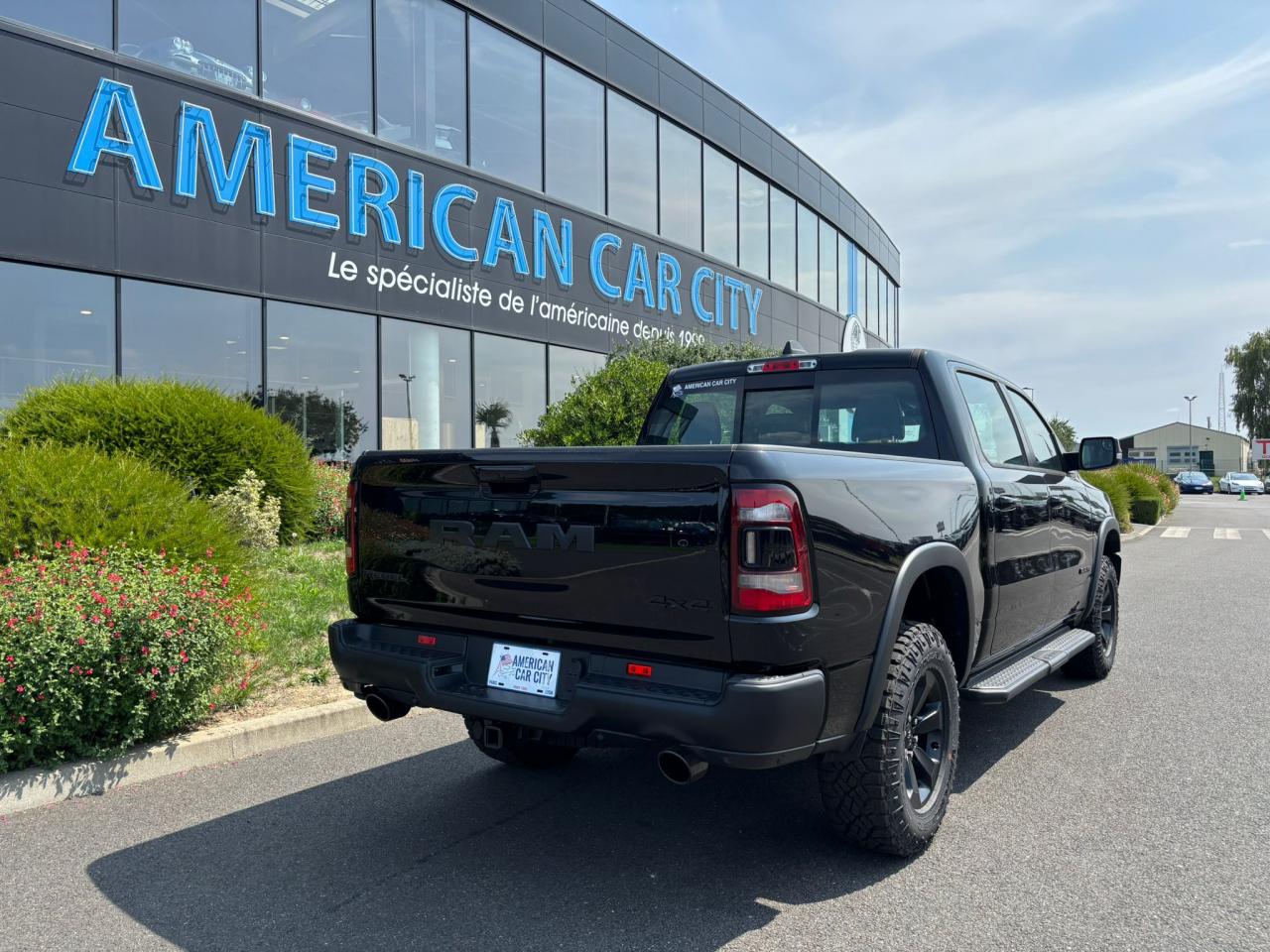DODGE RAM 1500 CREW REBEL NIGHT EDITION AIR