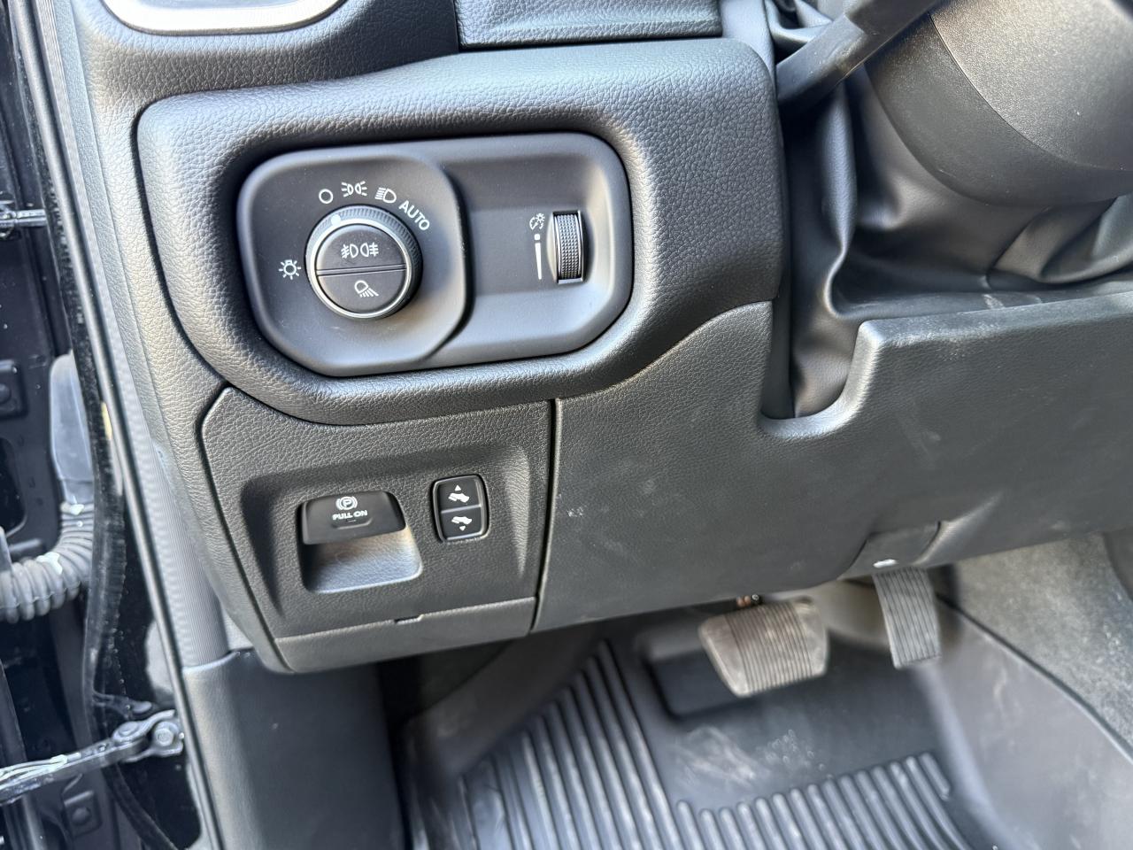 DODGE RAM 1500 CREW REBEL NIGHT EDITION AIR
