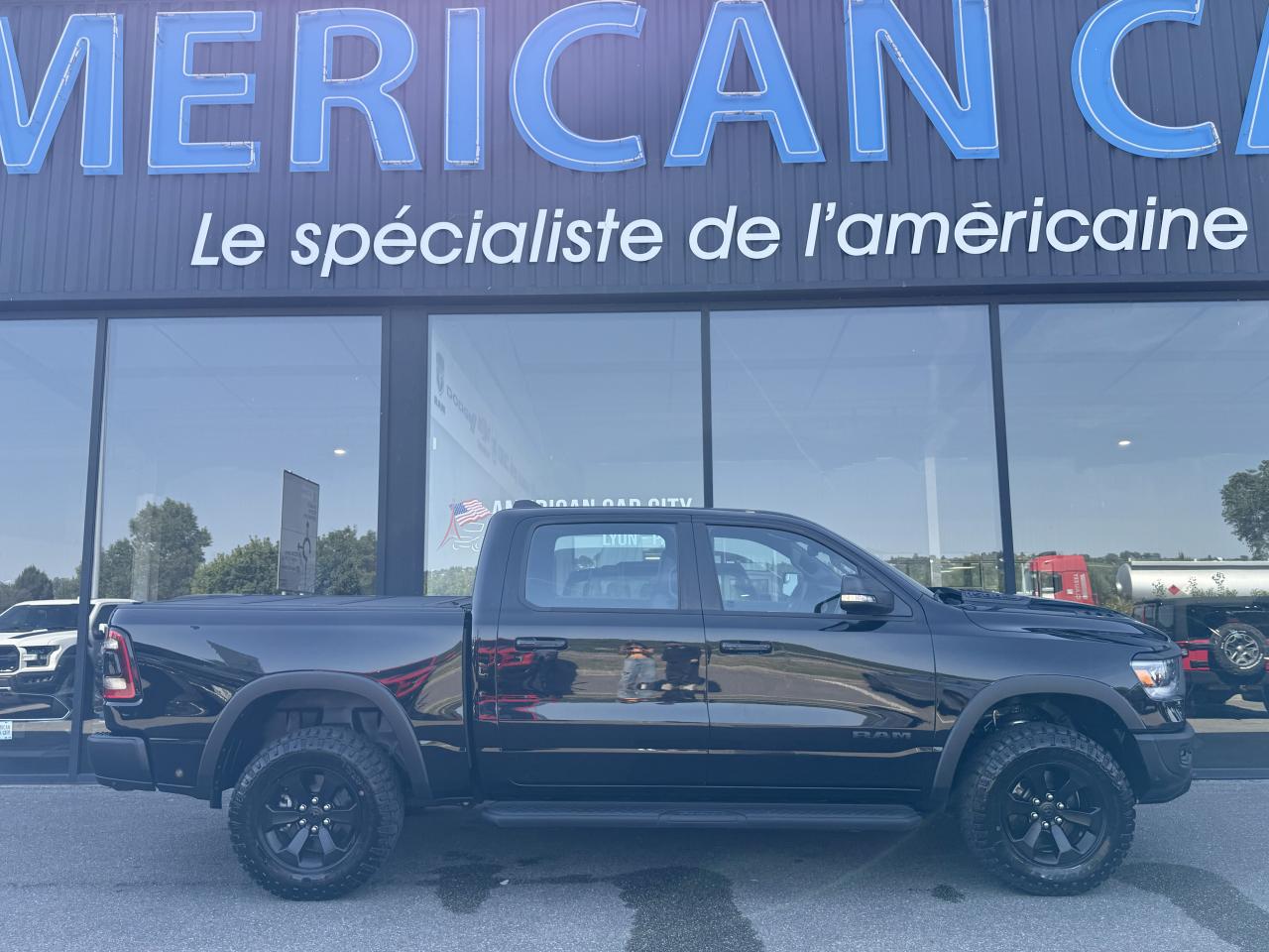 DODGE RAM 1500 CREW REBEL NIGHT EDITION AIR