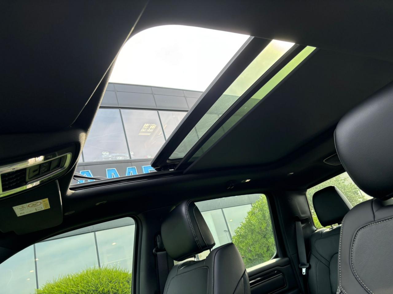 DODGE RAM 1500 CREW REBEL NIGHT EDITION AIR