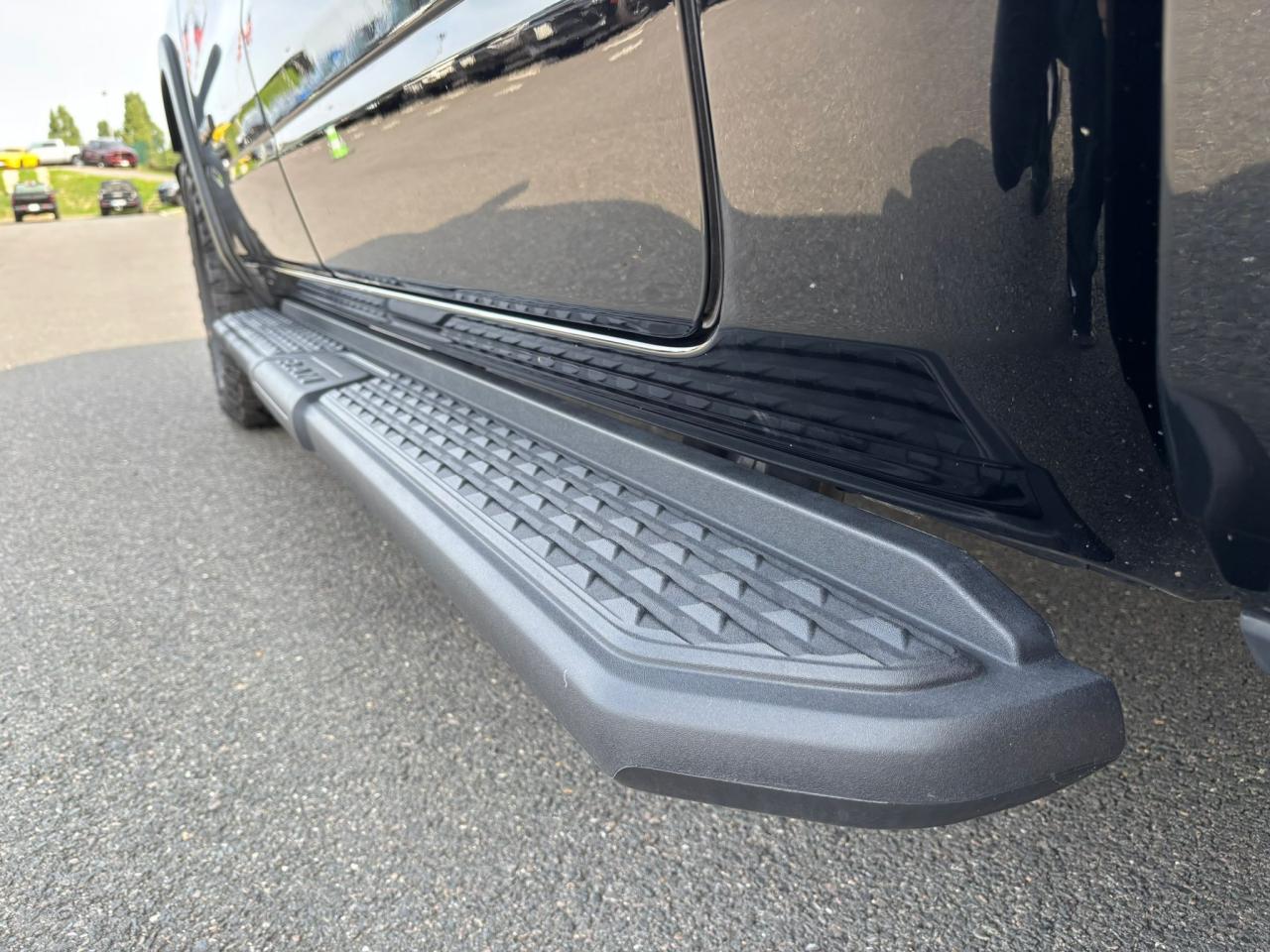 DODGE RAM 1500 CREW REBEL NIGHT EDITION AIR