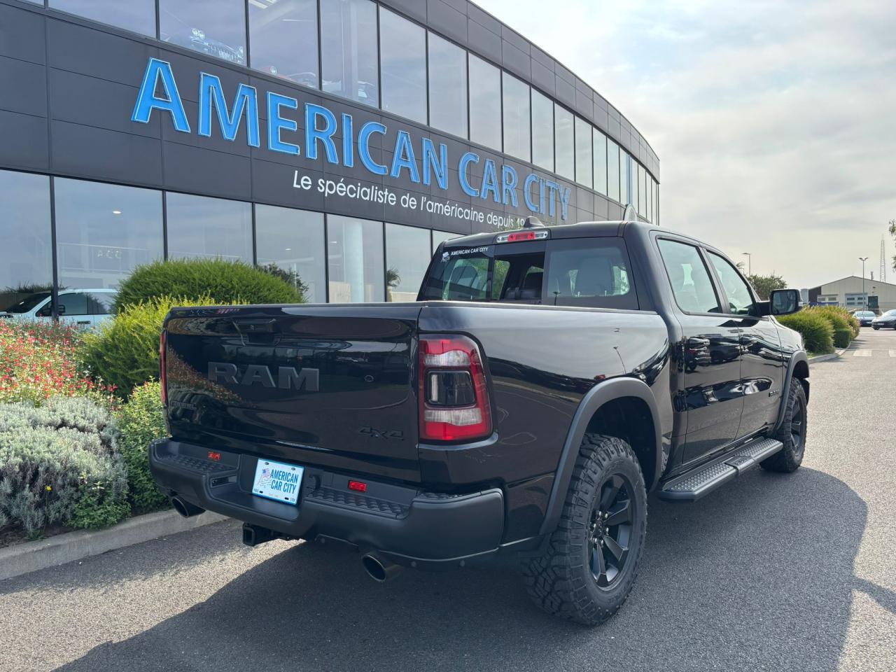 DODGE RAM 1500 CREW REBEL NIGHT EDITION AIR