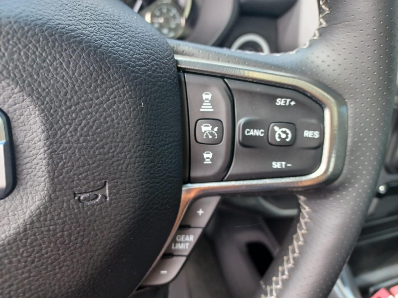 DODGE RAM 1500 CREW REBEL NIGHT EDITION AIR