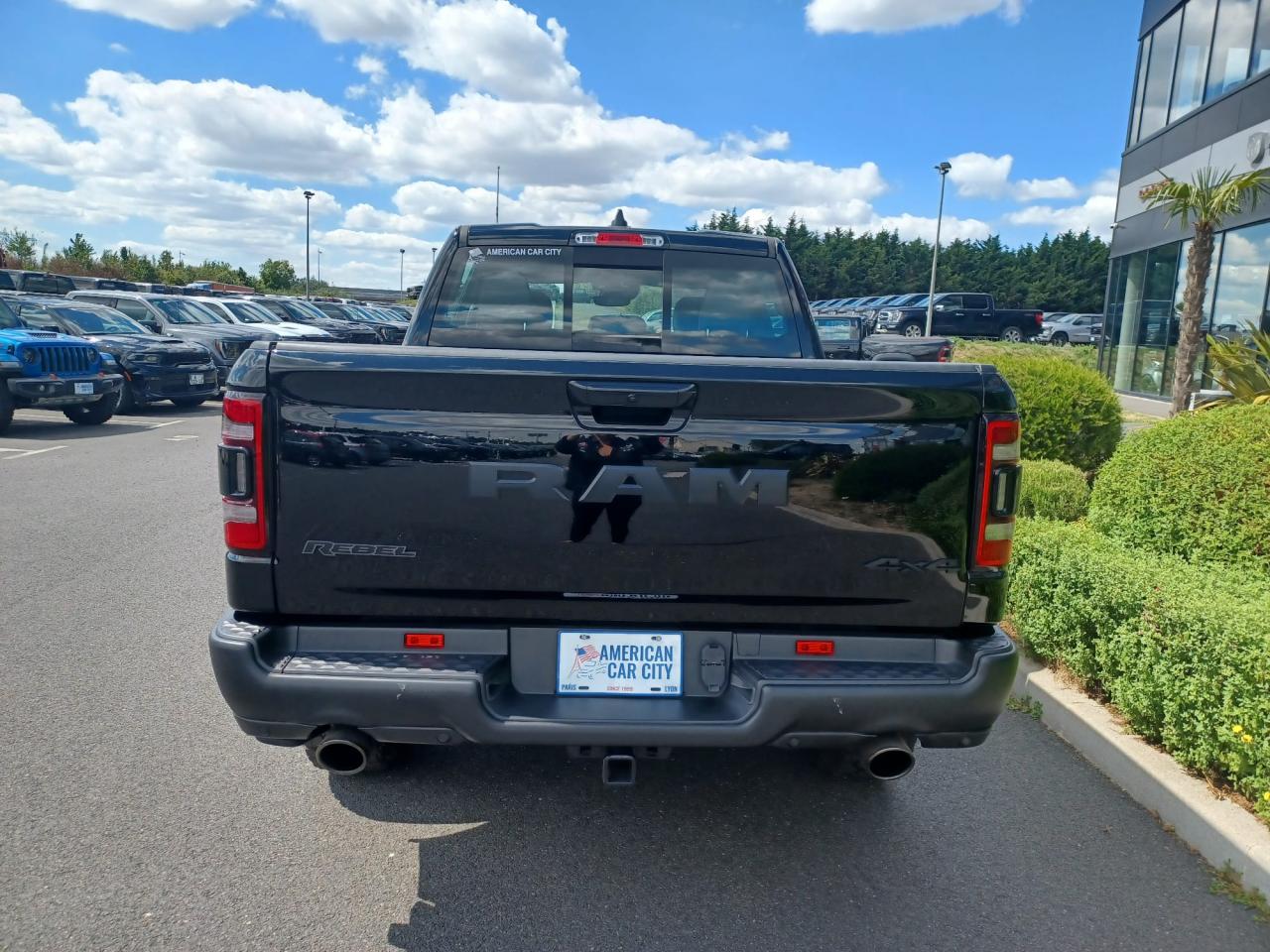 DODGE RAM 1500 CREW REBEL NIGHT EDITION AIR