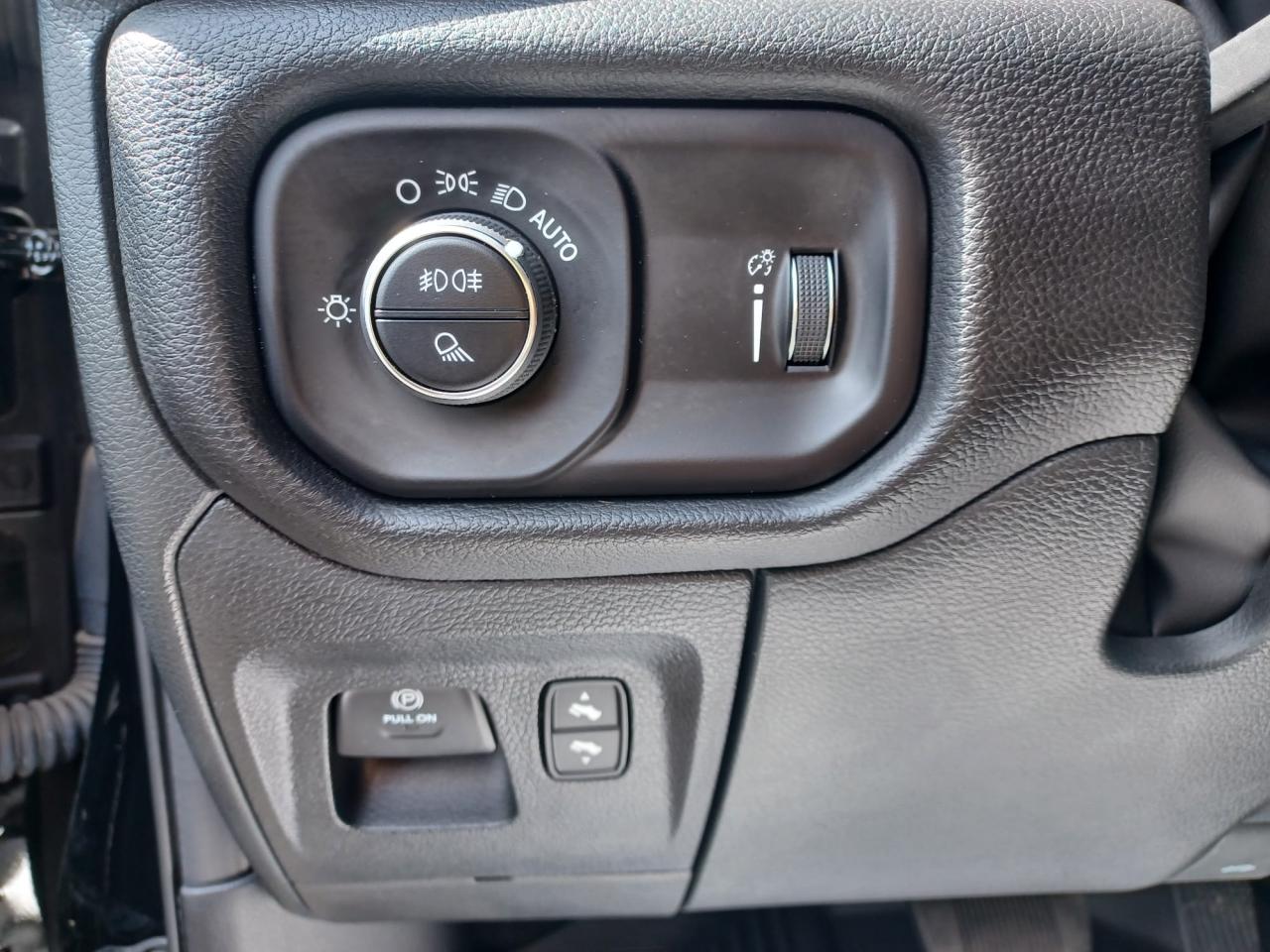 DODGE RAM 1500 CREW REBEL NIGHT EDITION AIR