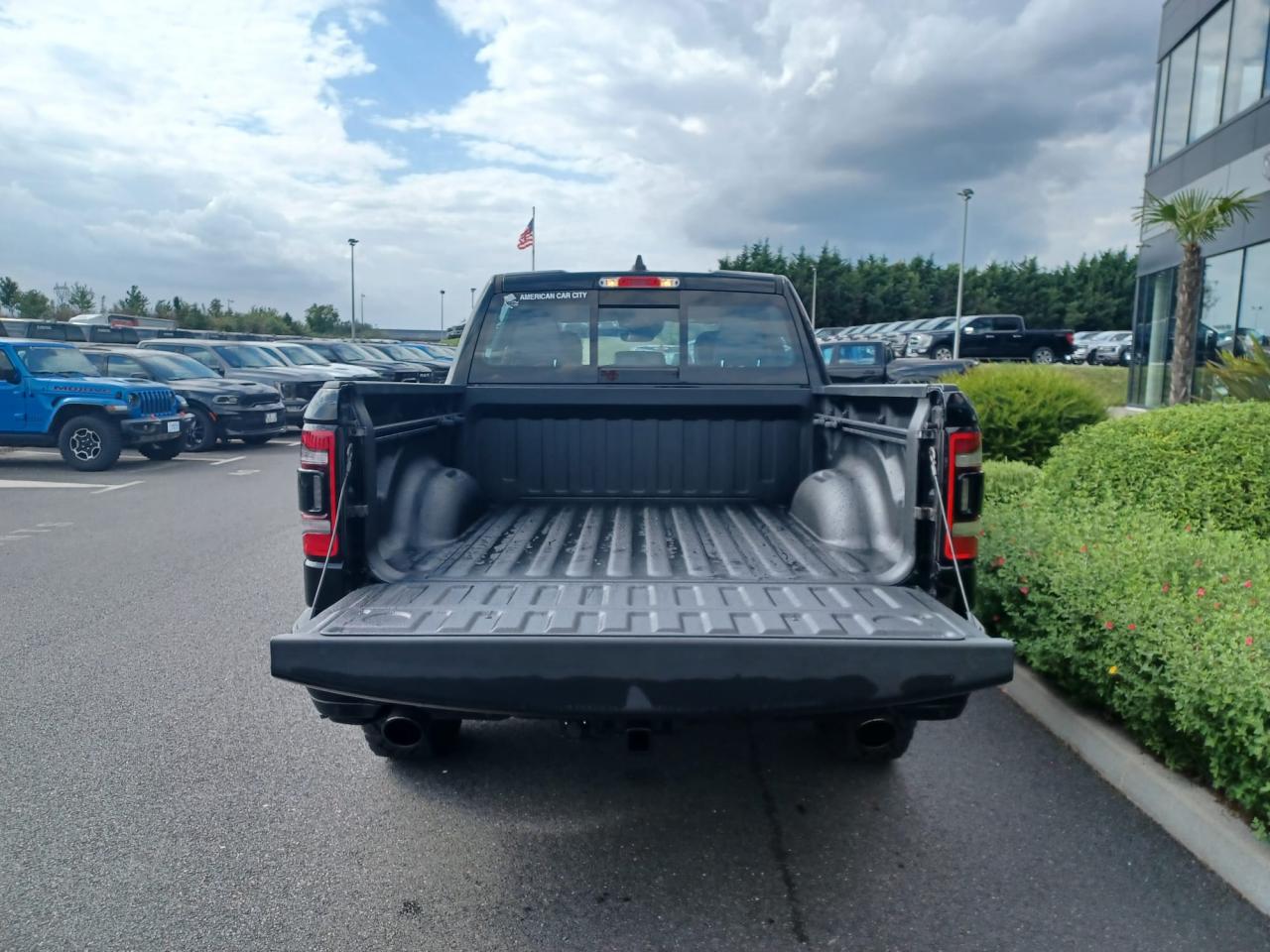 DODGE RAM 1500 CREW REBEL NIGHT EDITION AIR