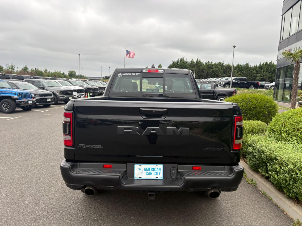 DODGE RAM 1500 CREW REBEL NIGHT EDITION AIR