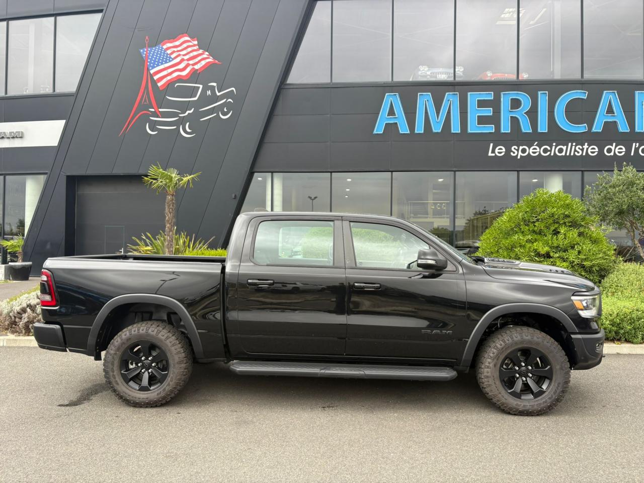 DODGE RAM 1500 CREW REBEL NIGHT EDITION AIR