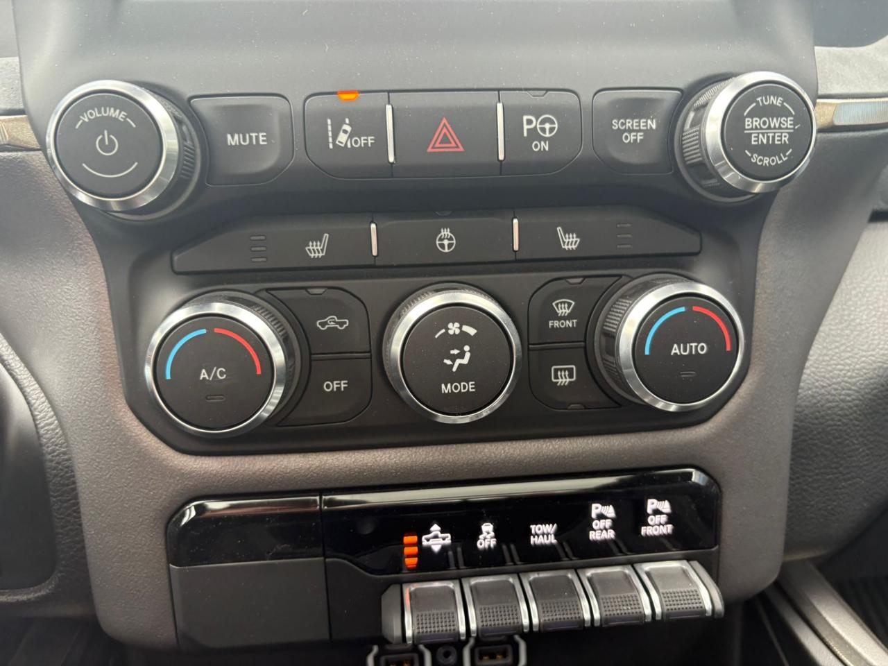 DODGE RAM 1500 CREW REBEL NIGHT EDITION AIR