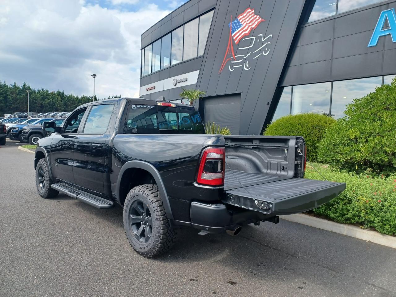 DODGE RAM 1500 CREW REBEL NIGHT EDITION AIR
