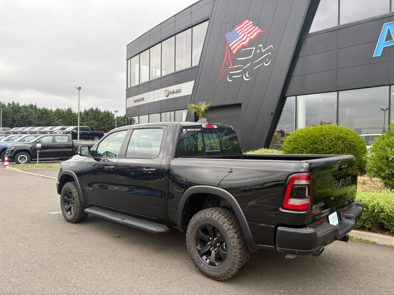 DODGE RAM 1500 CREW REBEL NIGHT EDITION AIR