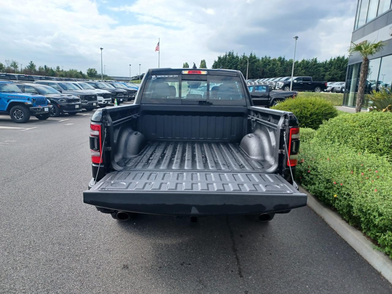 DODGE RAM 1500 CREW REBEL NIGHT EDITION AIR