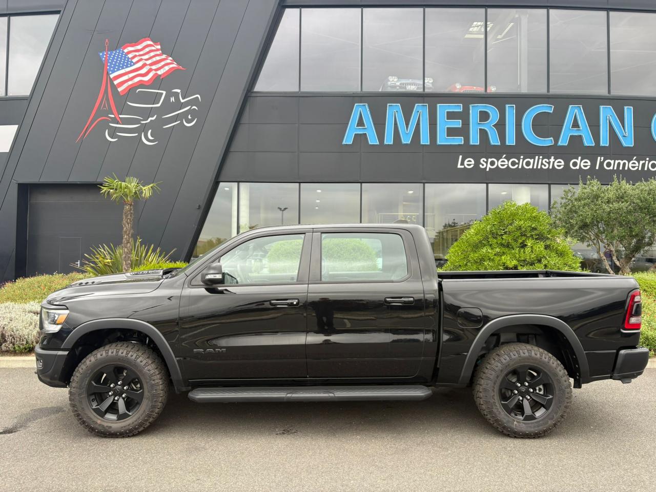 DODGE RAM 1500 CREW REBEL NIGHT EDITION AIR