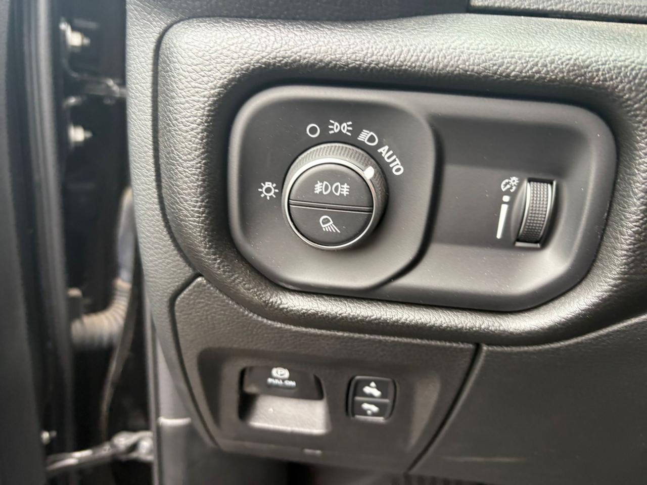 DODGE RAM 1500 CREW REBEL NIGHT EDITION AIR