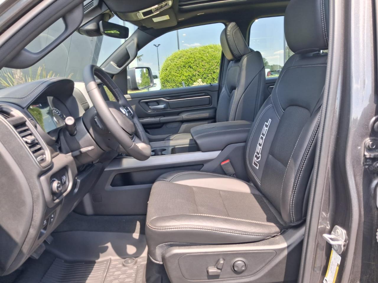 DODGE RAM 1500 CREW REBEL NIGHT EDITION AIR