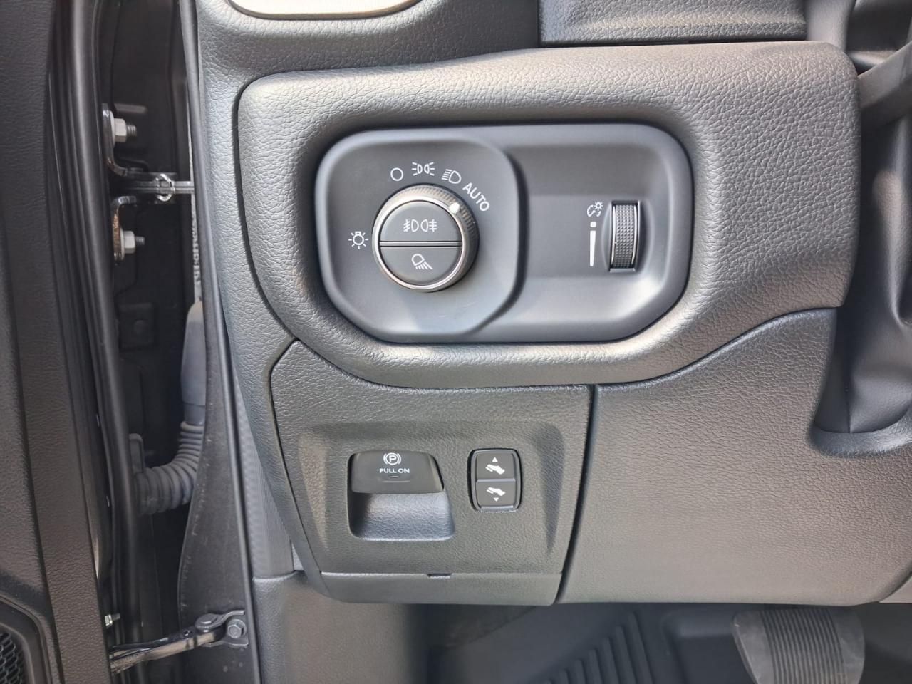 DODGE RAM 1500 CREW REBEL NIGHT EDITION AIR