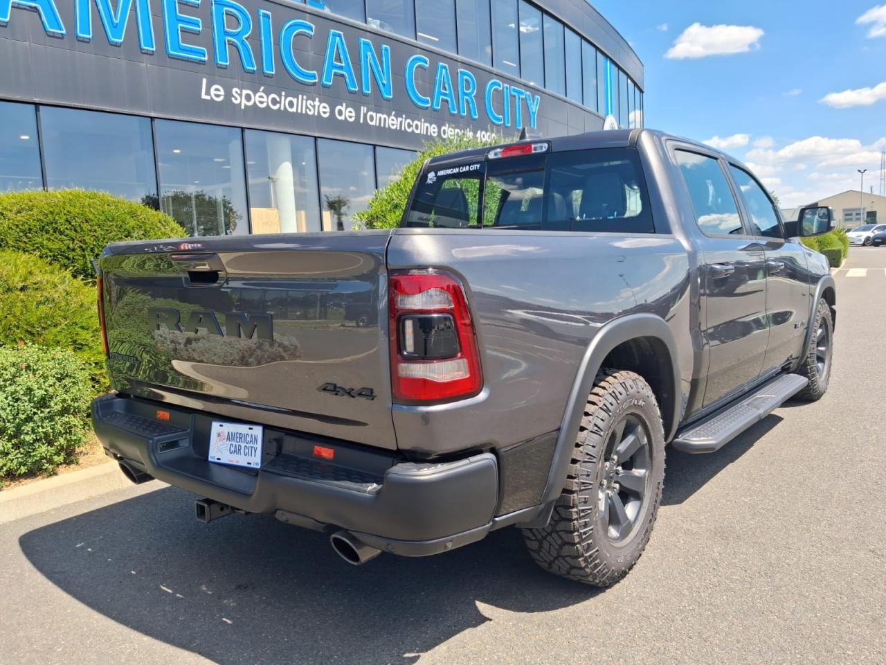 DODGE RAM 1500 CREW REBEL NIGHT EDITION AIR
