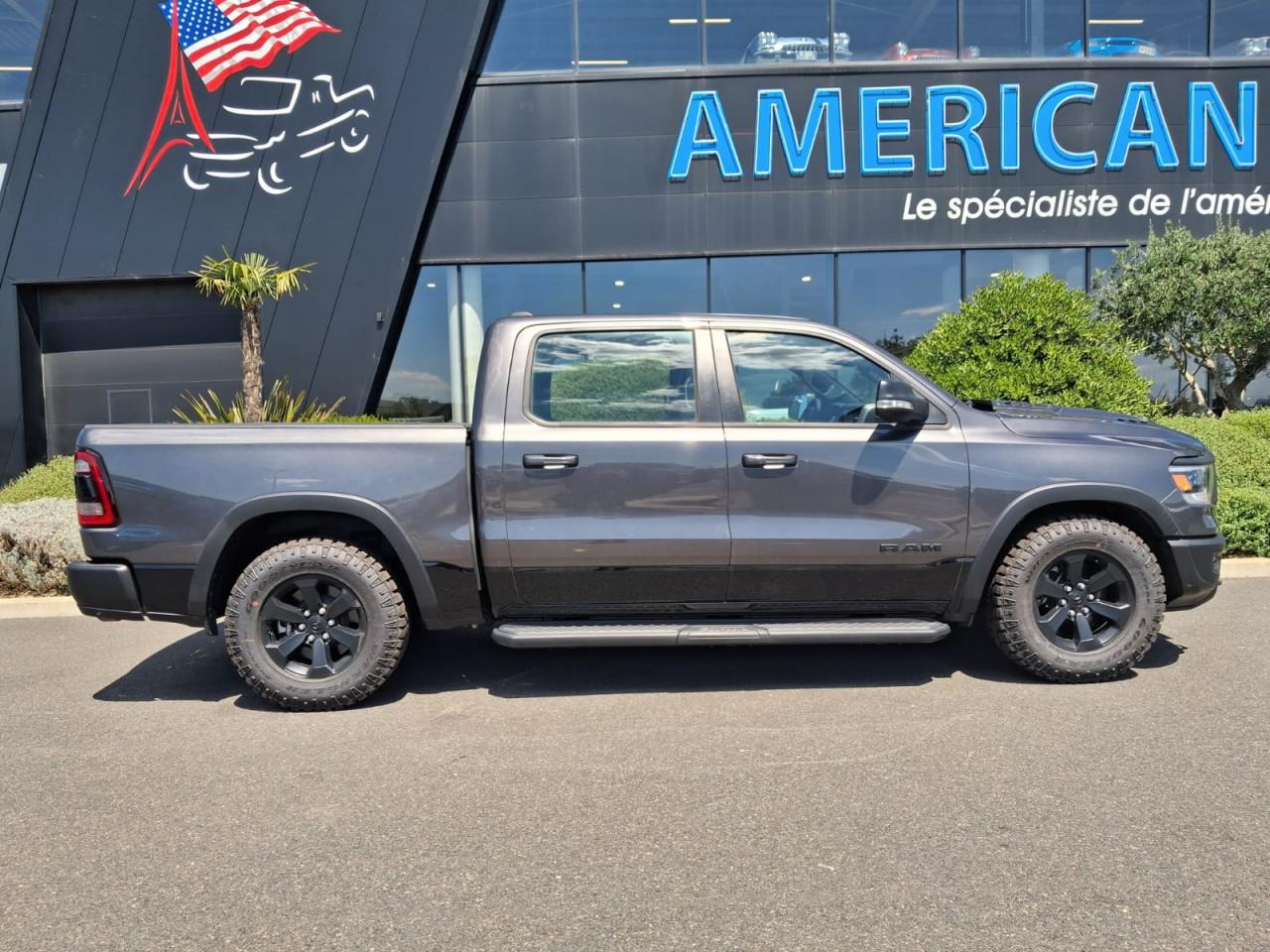 DODGE RAM 1500 CREW REBEL NIGHT EDITION AIR