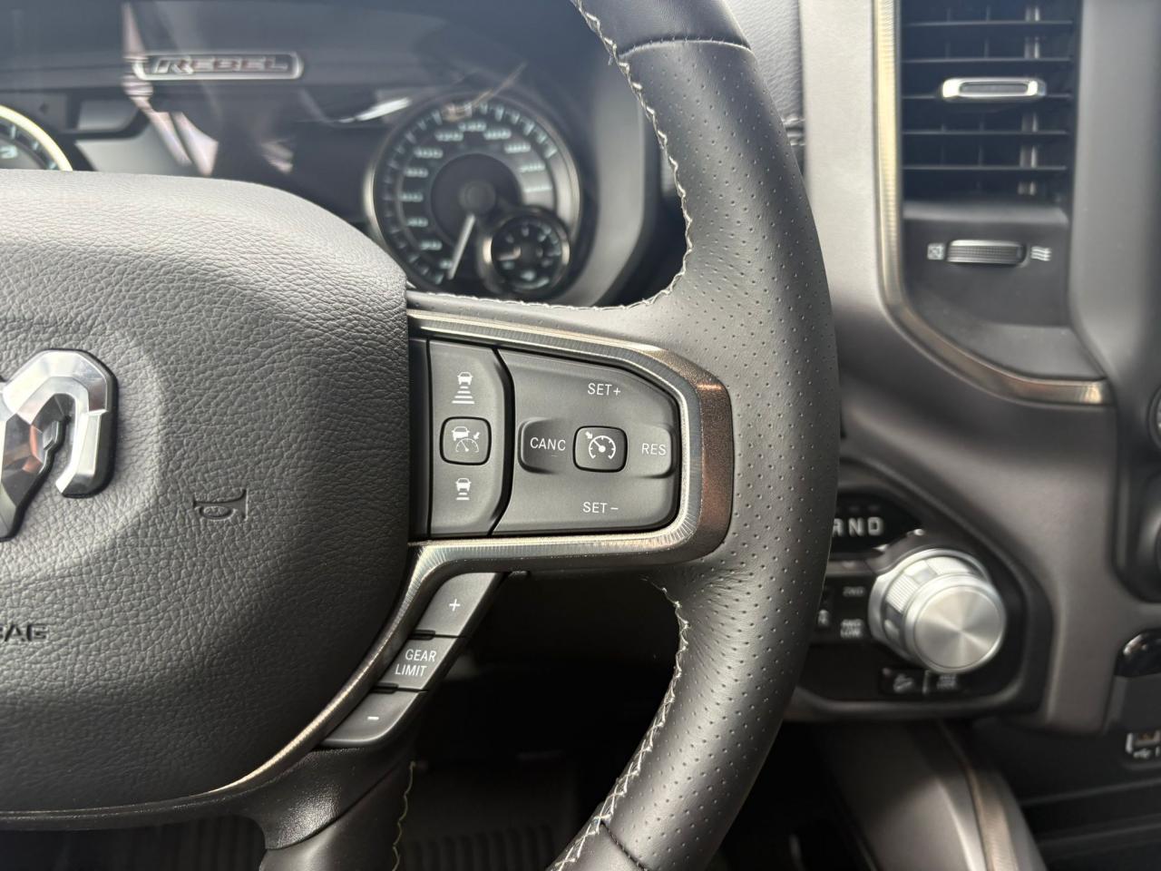 DODGE RAM 1500 CREW REBEL NIGHT EDITION AIR