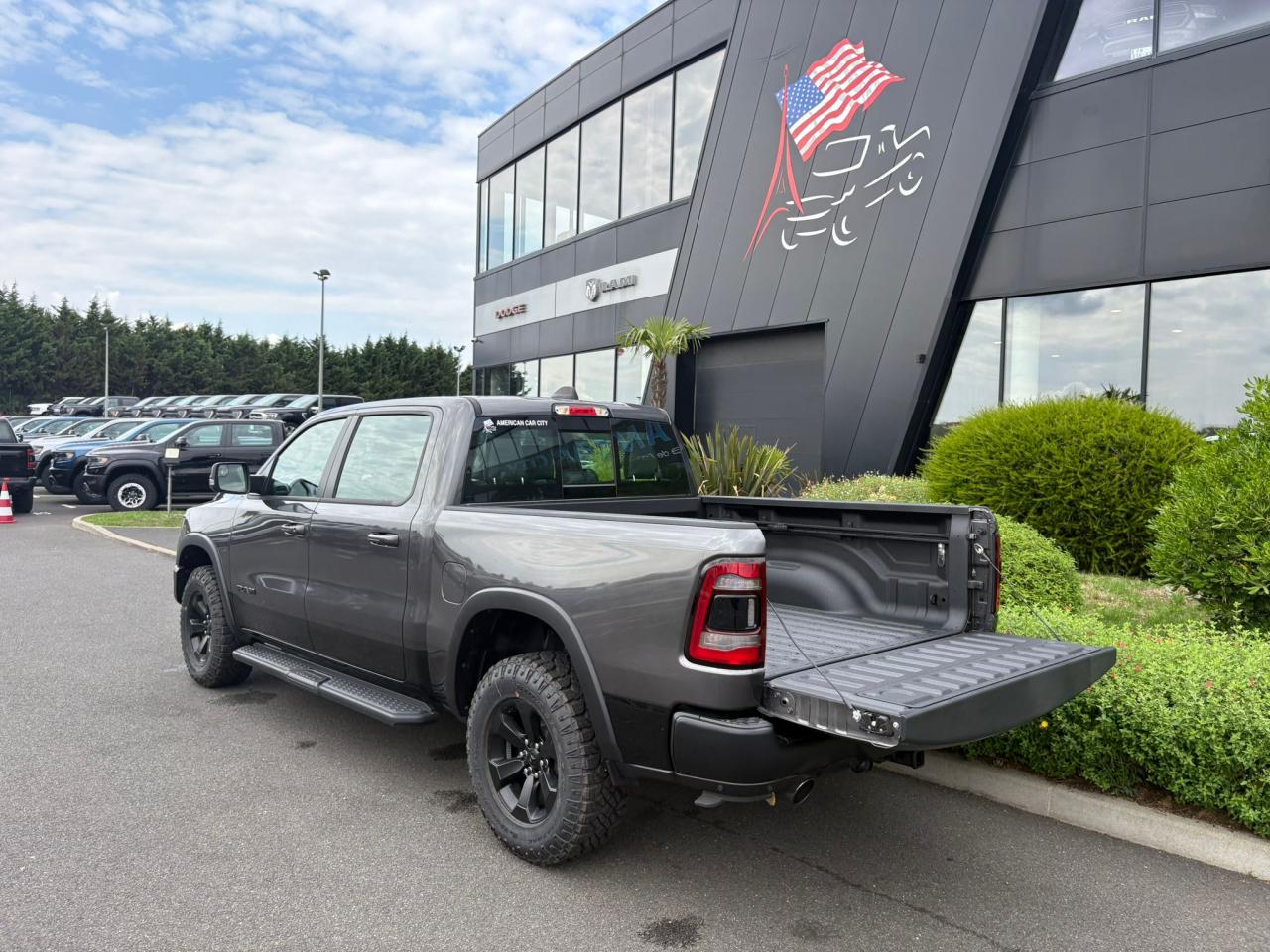 DODGE RAM 1500 CREW REBEL NIGHT EDITION AIR