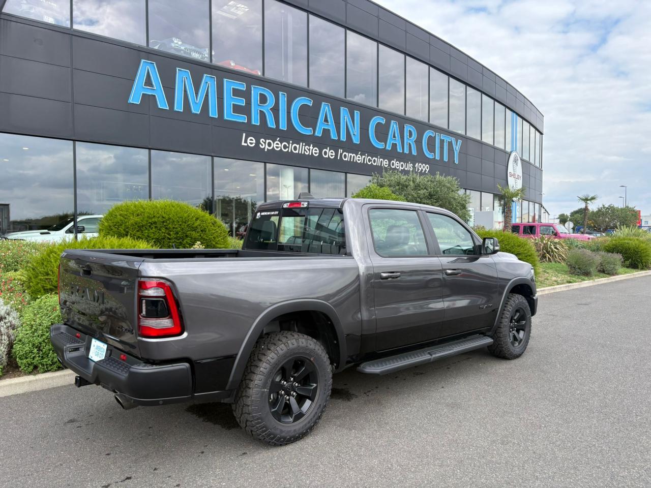 DODGE RAM 1500 CREW REBEL NIGHT EDITION AIR