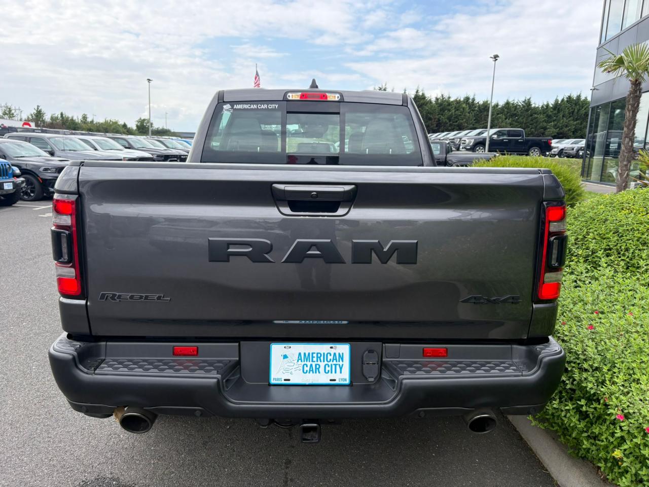 DODGE RAM 1500 CREW REBEL NIGHT EDITION AIR