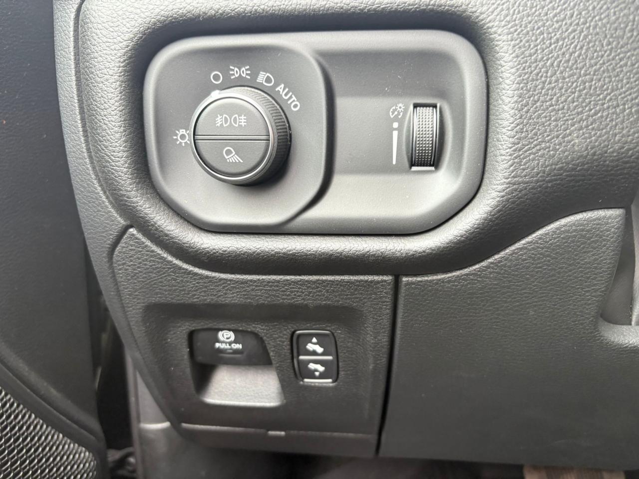 DODGE RAM 1500 CREW REBEL NIGHT EDITION AIR