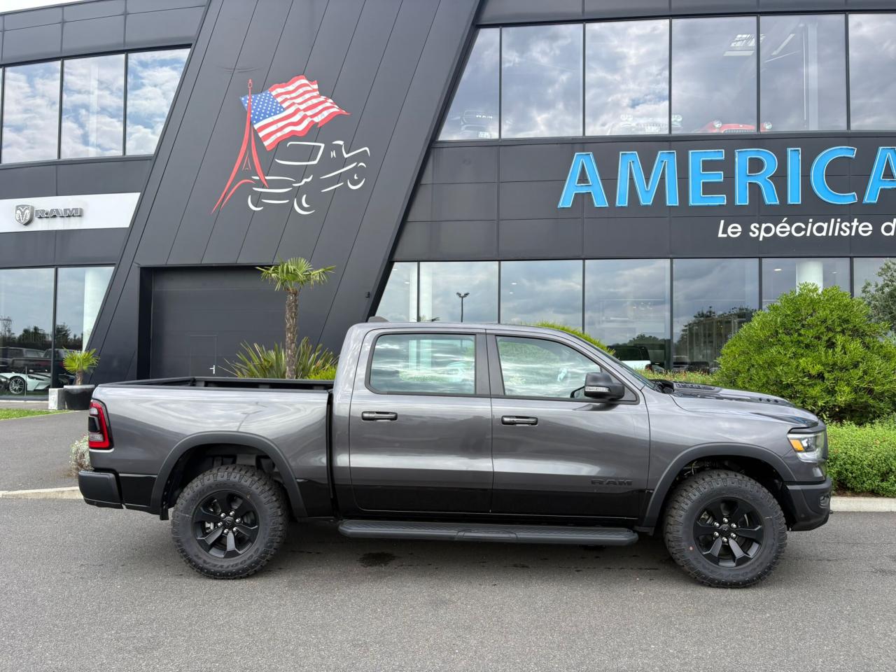 DODGE RAM 1500 CREW REBEL NIGHT EDITION AIR