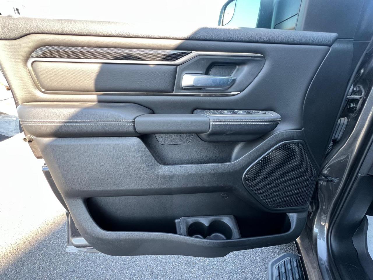 DODGE RAM 1500 CREW REBEL NIGHT EDITION AIR