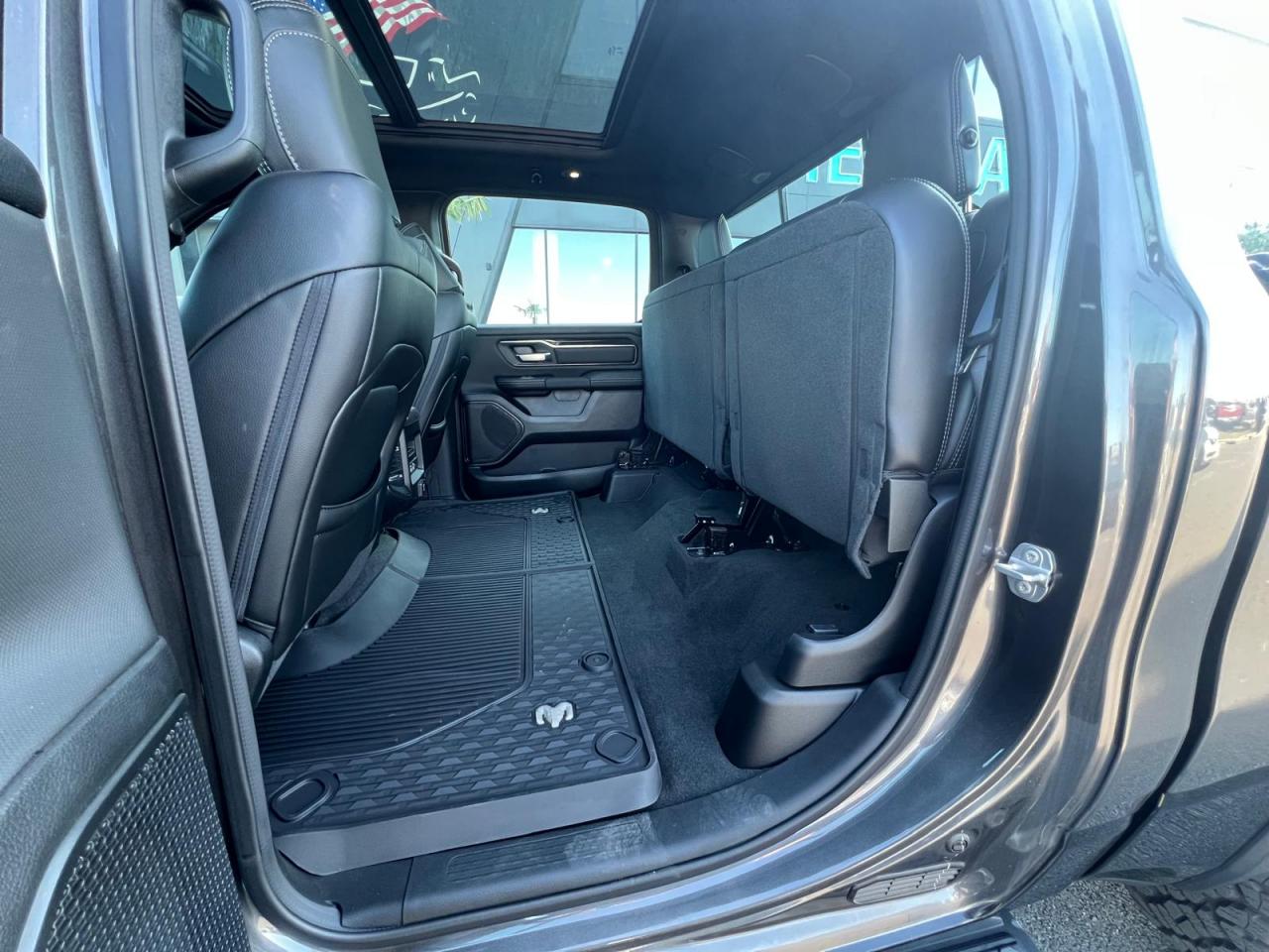 DODGE RAM 1500 CREW REBEL NIGHT EDITION AIR