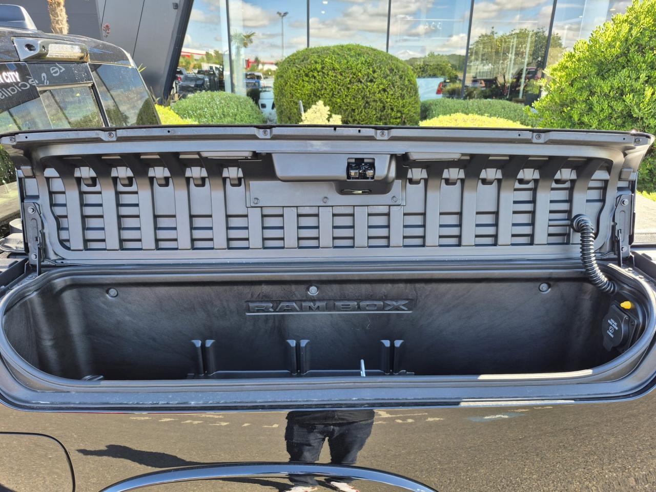 DODGE RAM TUNGSTEN AIR RAMBOX HAYON MULTI