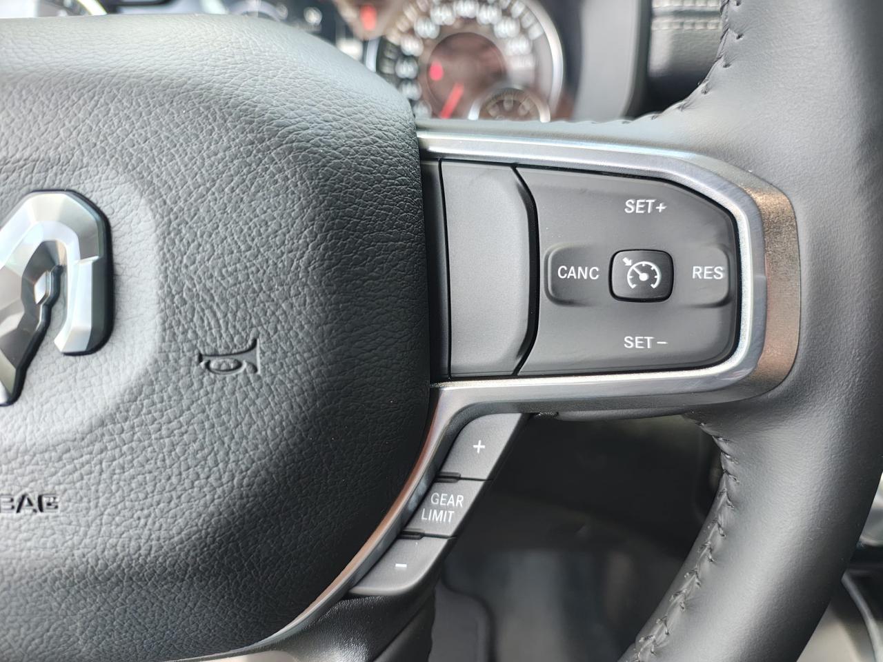 DODGE RAM 1500 CREW LARAMIE SPORT AIR ETORQUE