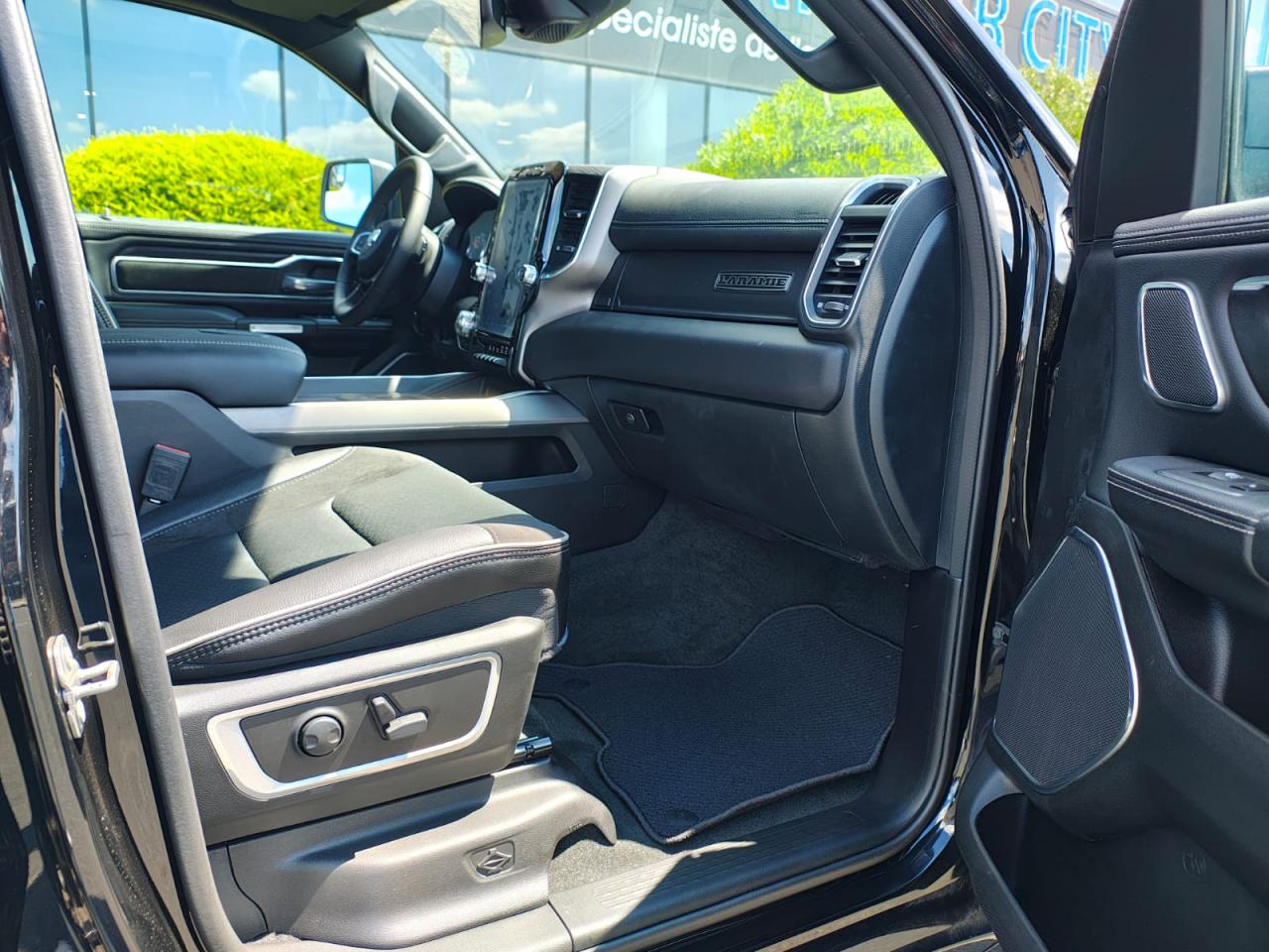 DODGE RAM 1500 CREW LARAMIE SPORT AIR ETORQUE