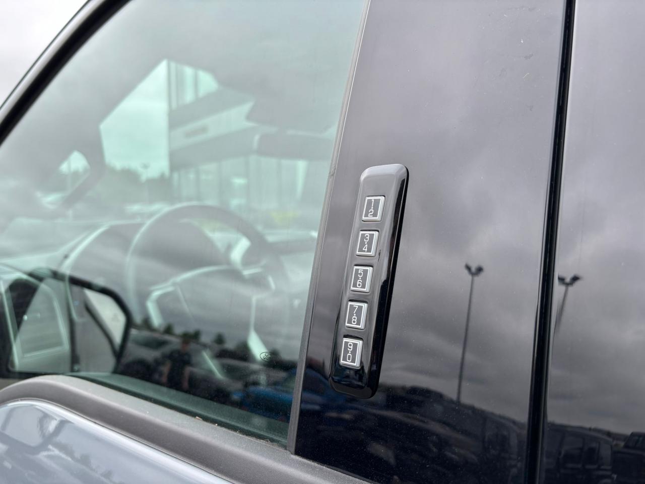 FORD F150 SuperCrew LARIAT Sport V8 5.0L Flexfuel