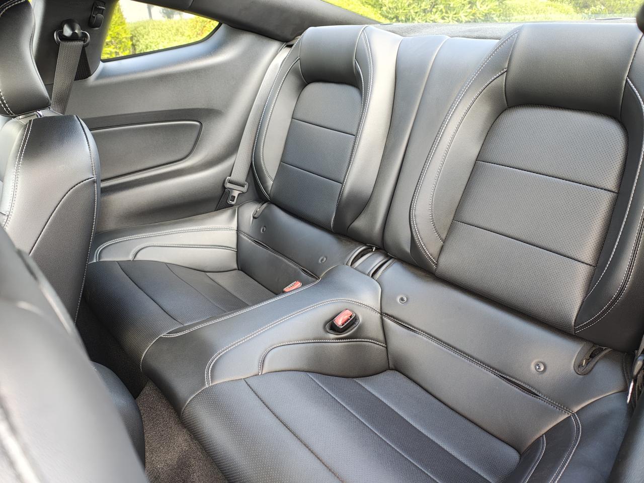 FORD MUSTANG GT Fastback V8 5.0L