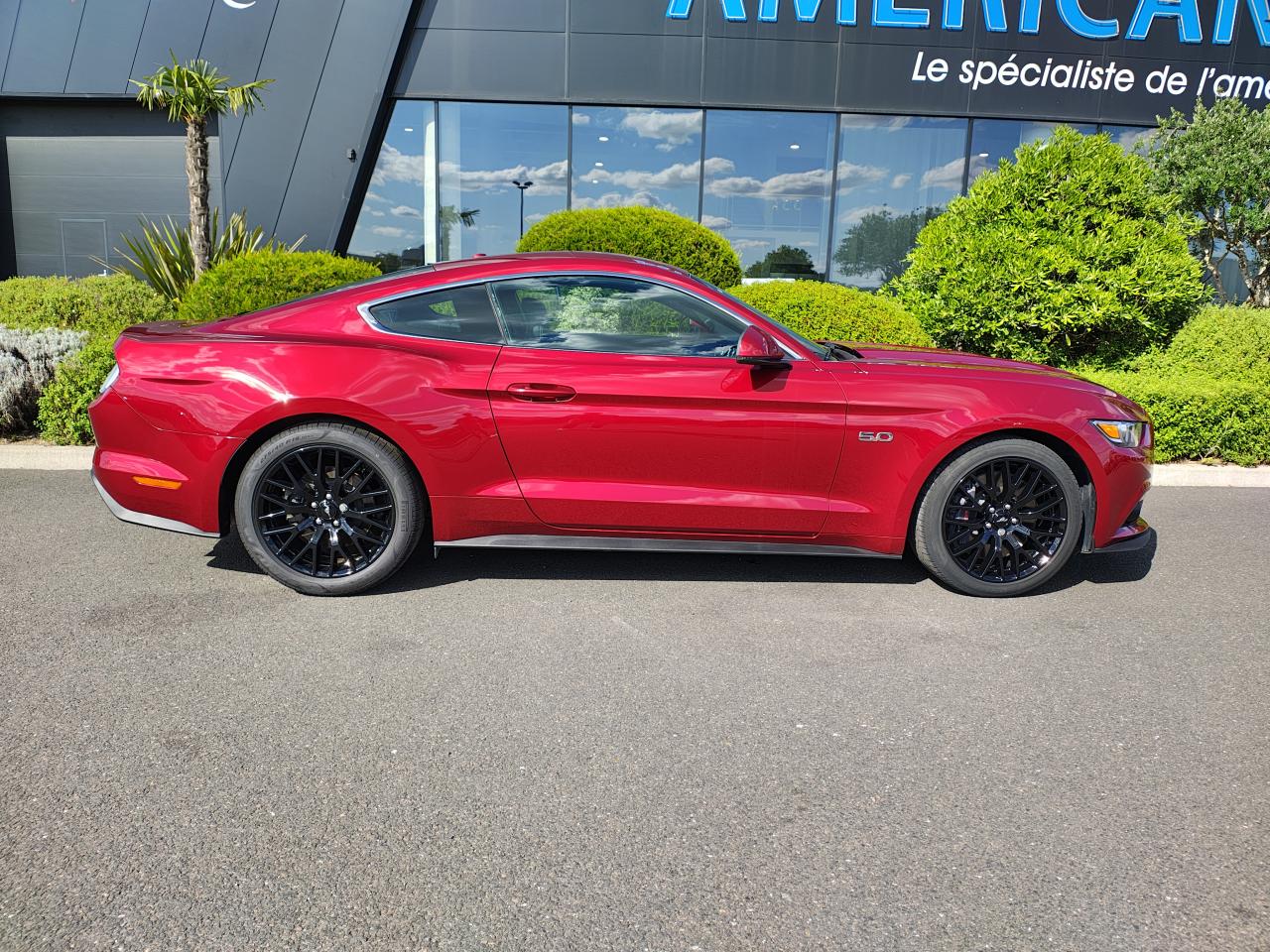 FORD MUSTANG GT Fastback V8 5.0L
