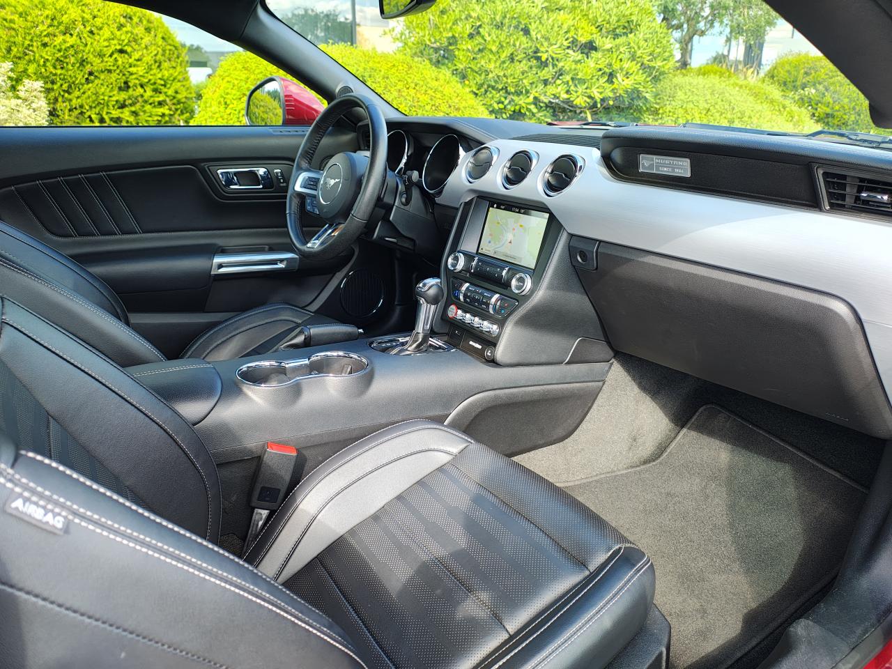 FORD MUSTANG GT Fastback V8 5.0L