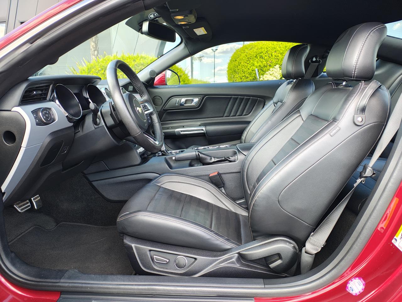 FORD MUSTANG GT Fastback V8 5.0L