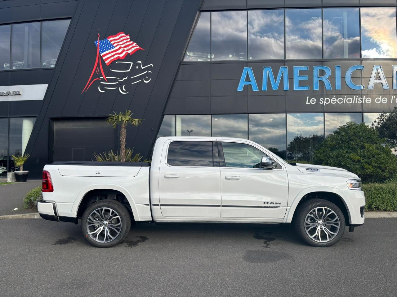 DODGE RAM 1500 CREW TUNGSTEN AIR RAMBOX