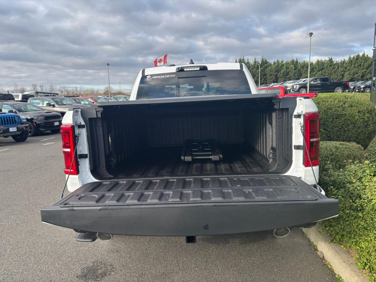 DODGE RAM 1500 CREW TUNGSTEN AIR RAMBOX