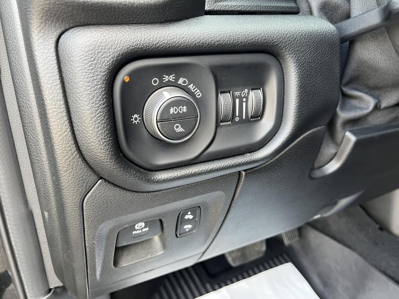 DODGE RAM 1500 CREW CAB REBEL AIR GPL