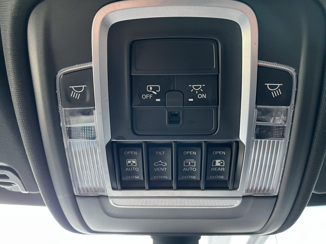 DODGE RAM 1500 CREW CAB REBEL AIR GPL